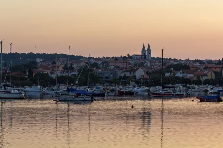 Medulin: Medulin harbour at dusk